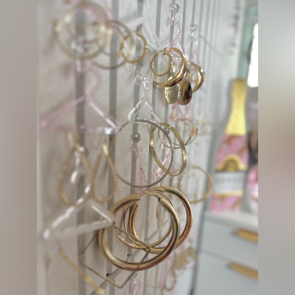 Earring unlisted show 1-99
